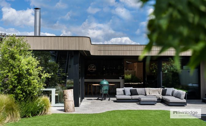 Poolhouse luxueux en verre et bois Poolhouse luxueux en verre et bois