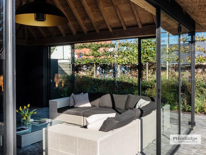 Eiken poolhouse met thermisch essen gevelbekleding De Haan Eiken poolhouse met thermisch essen gevelbekleding De Haan