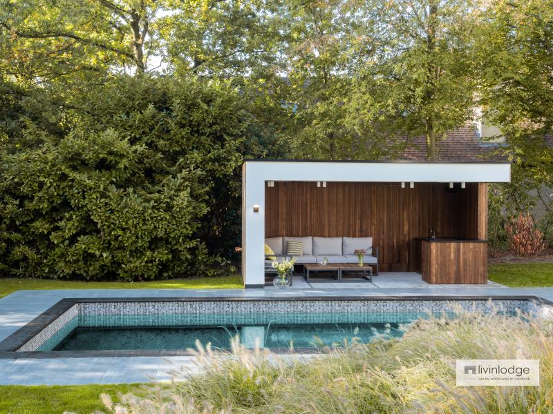 Moderne poolhouse in hout en witte crepi te Schoten | Houten bijgebouwen op maat 