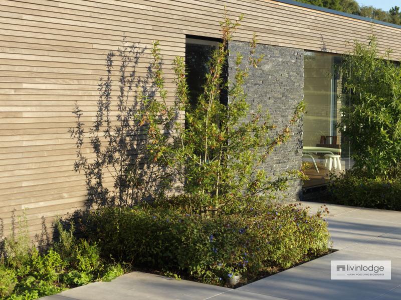Polyvalente houten poolhouse met tuinberging te Waregem | Houten bijgebouwen op maat Polyvalente houten poolhouse met tuinberging te Waregem | Houten bijgebouwen op maat