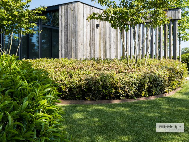 Dépendance en bois avec bardage en bois de grange