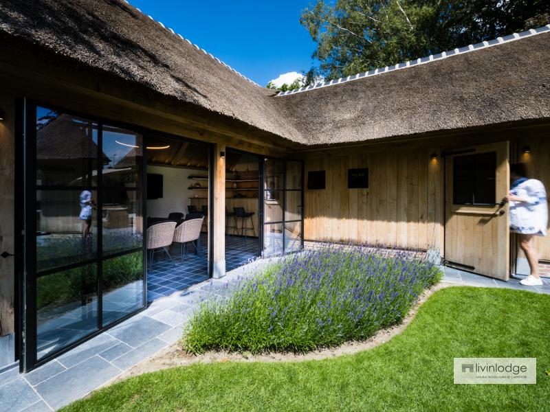 Luxe eiken poolhouse voorzien van alle comfort Luxe eiken poolhouse voorzien van alle comfort