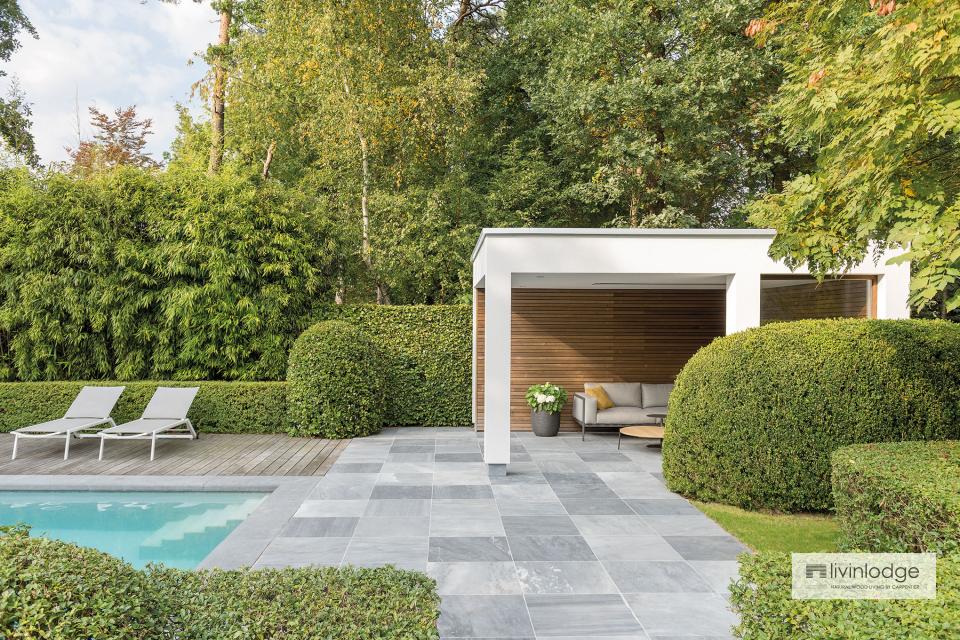 Pool house moderne en bois et crépi à Zoerselsel