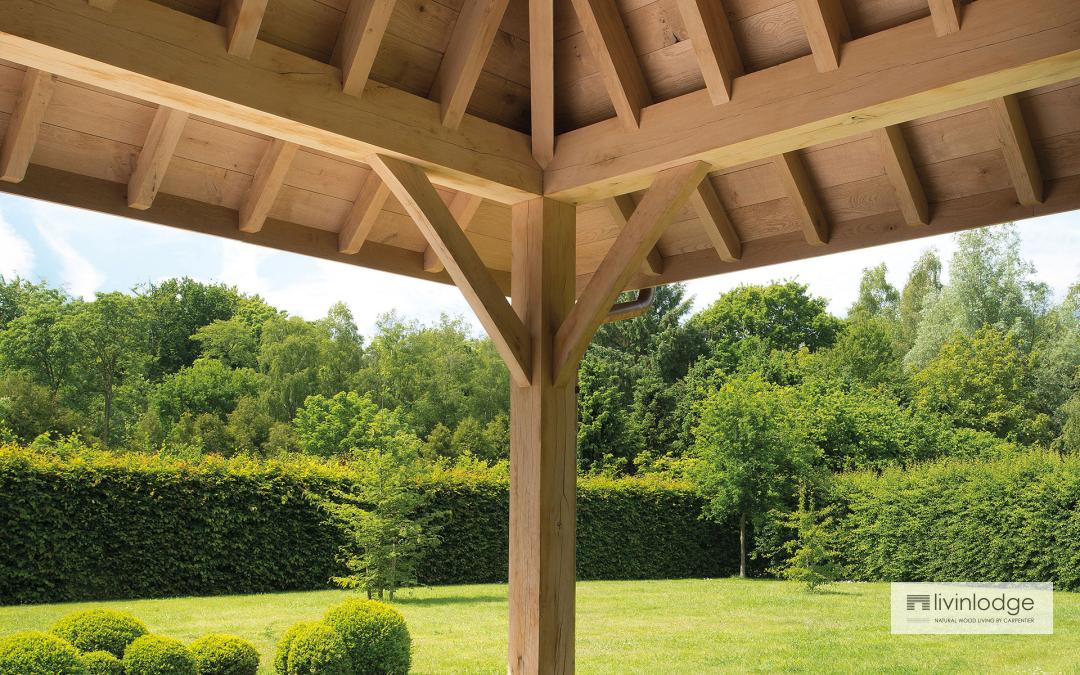 Pergola en chêne avec voligeage visible